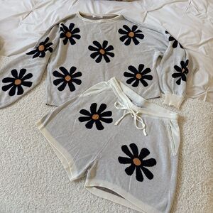 Lounge wear Pajama Knit 2 piece short set Super cute and comfortable! Small